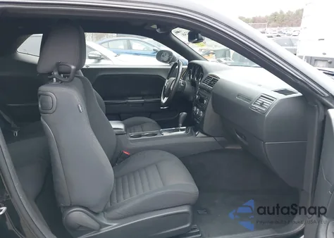 2013 Dodge Challenger Sxt z USA, uszkodzony, nr VIN 2C3CDYAG9DH649457